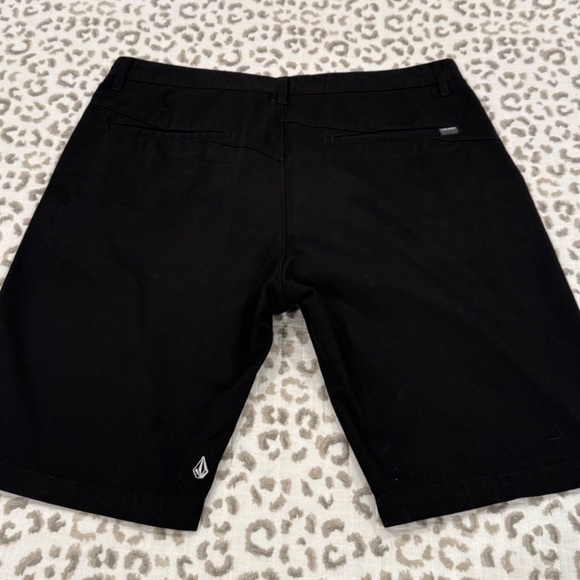 Volcom - Vimonty Men's Chino Flat Front Shorts; 10 1/2"‎ inseam; Black; Size 36 - Picture 4 of 7